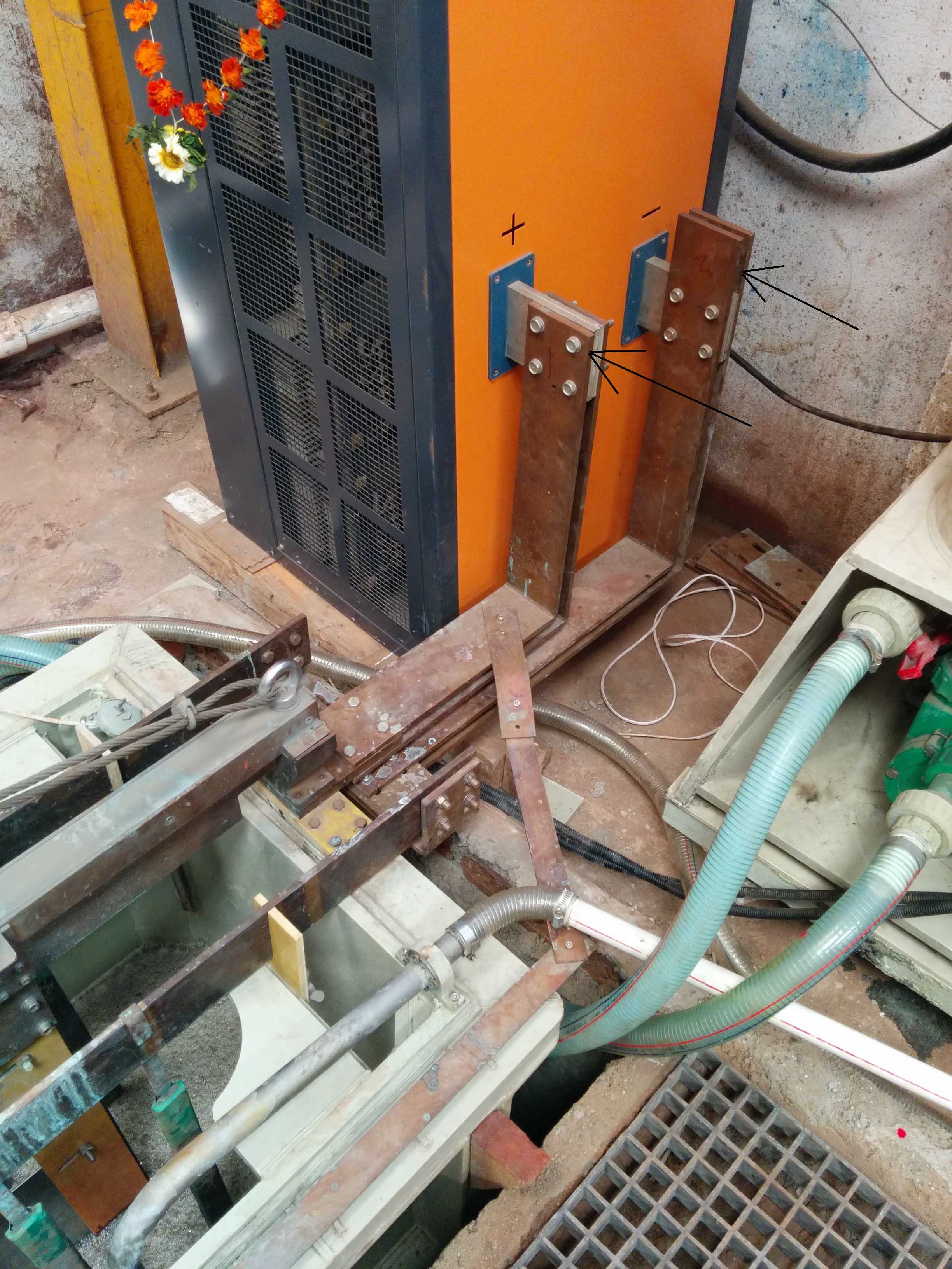  Electrical polishing machine for stainless steel press plate